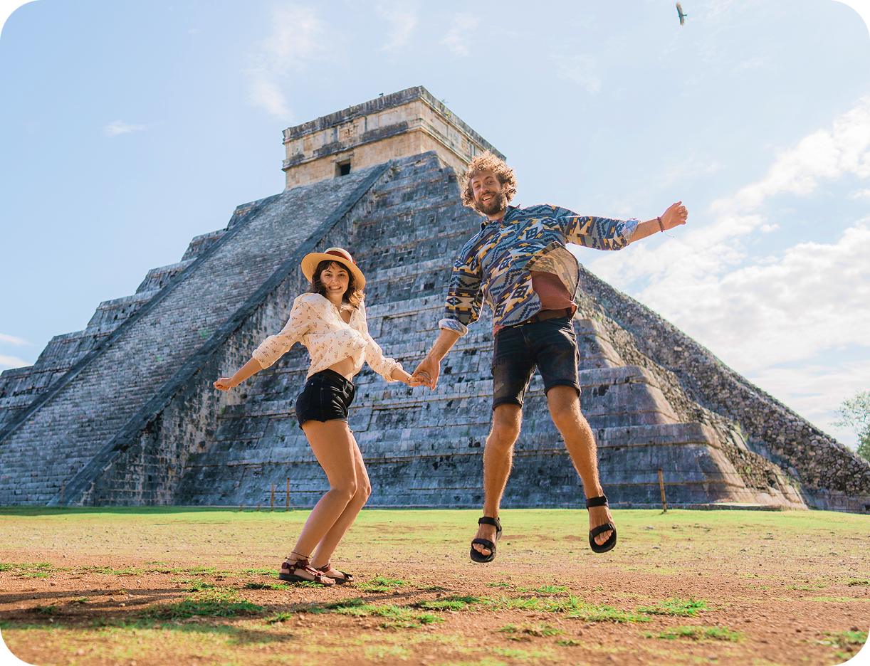 Tourists enjoying Chichen Itza site